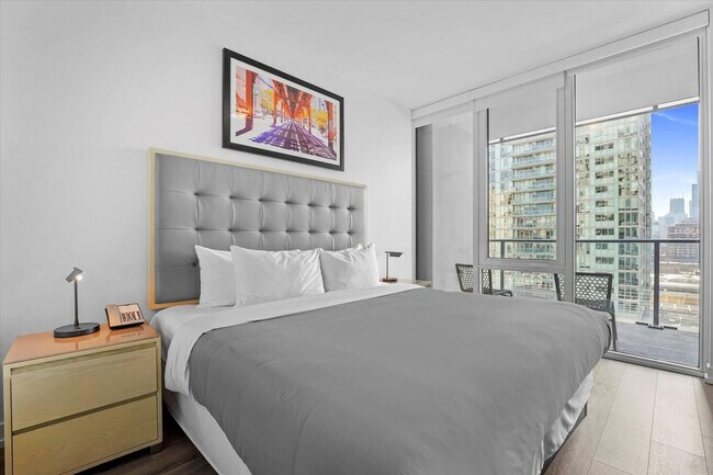 Building Photo - 1138 N Wells St