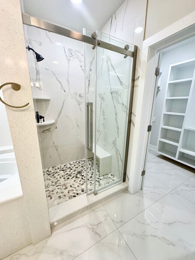 Building Photo - Beautiful 4 Bedroom, 3 Bath home located in Myrtle Grove Plantation!