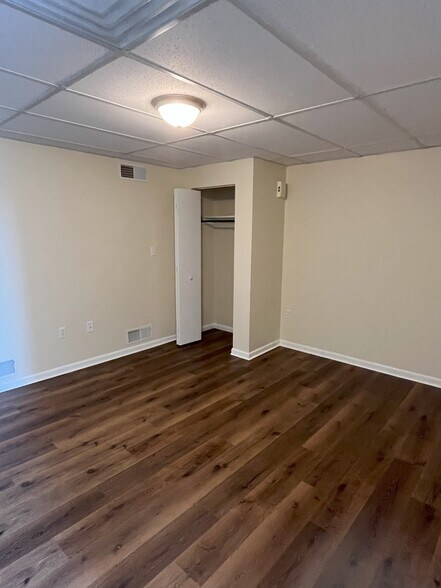 Building Photo - 212 Clay Ave