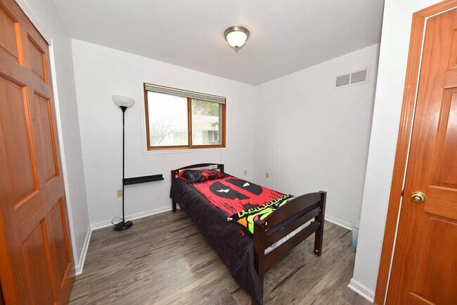 Building Photo - 217 NW Barstow St