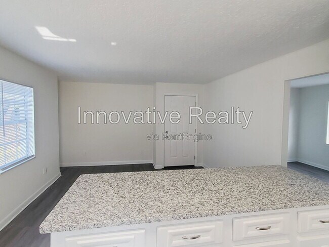 Building Photo - 5266 Davisson Ave