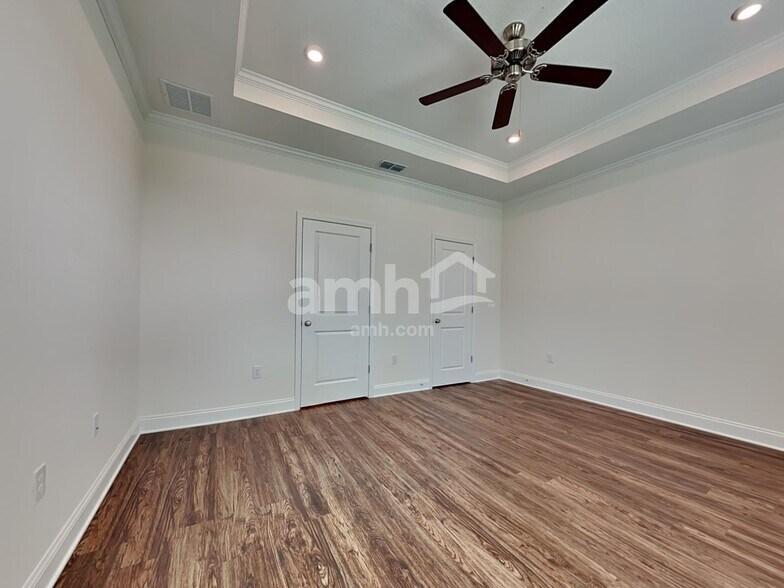 Building Photo - 359 Onate Cir