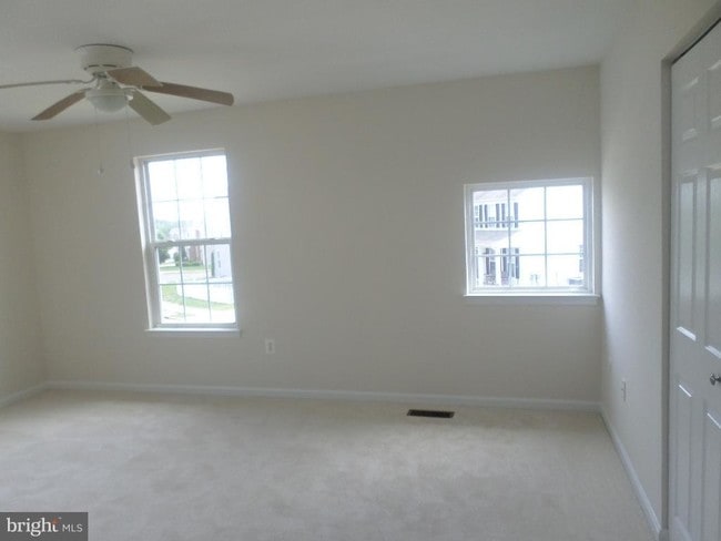 Building Photo - 9309 Birch Cliff Drive