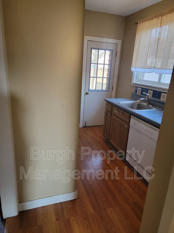 Building Photo - 1316 Justine St