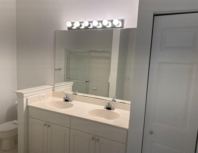 Building Photo - 814 Arbor Lakes Cir