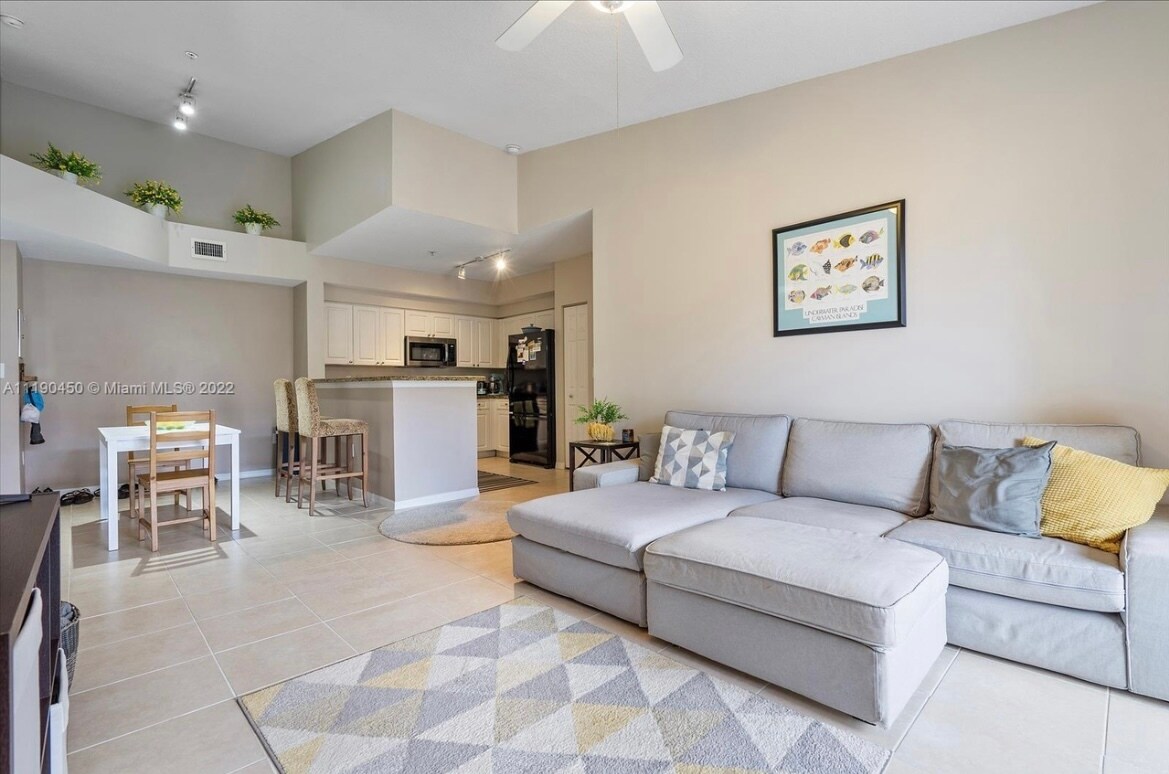 Building Photo - 6851 SW 44th St