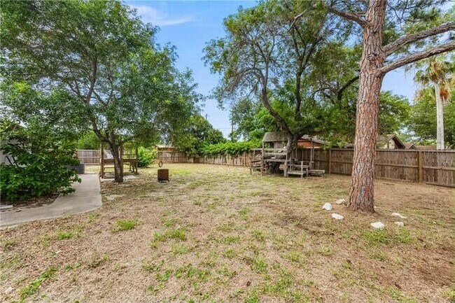 Building Photo - 3173 Baybrook Dr