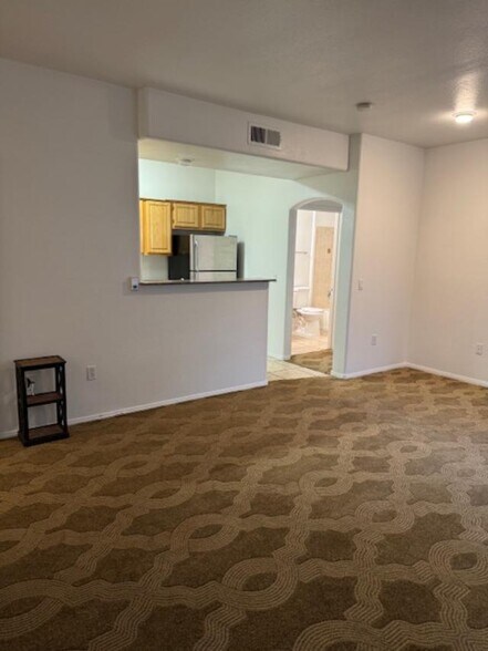 Building Photo - 8555 W Russell Rd
