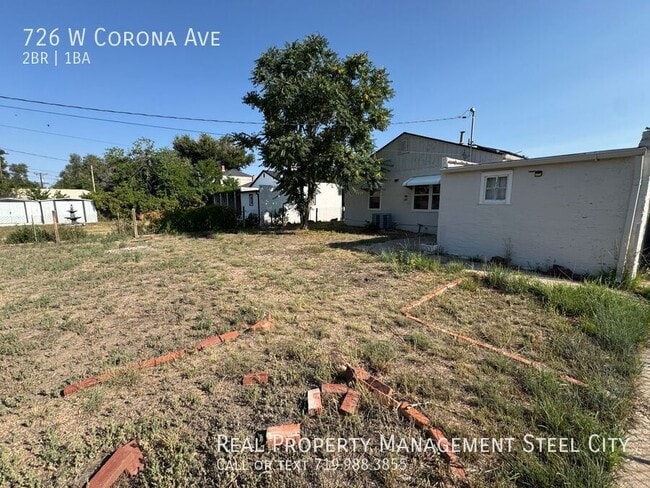 Building Photo - 726 W Corona Ave