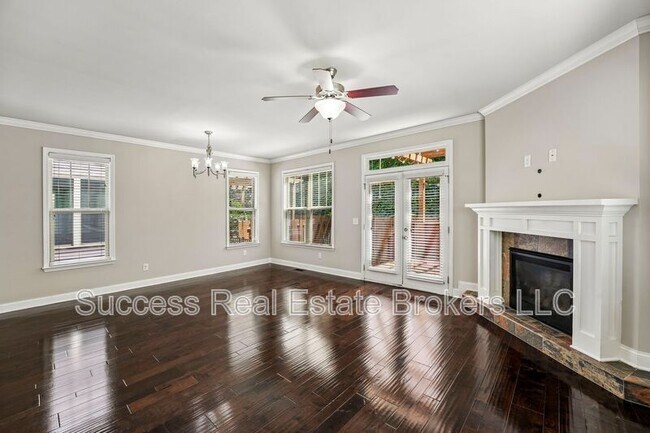 Building Photo - 1231 Ridenour Ln