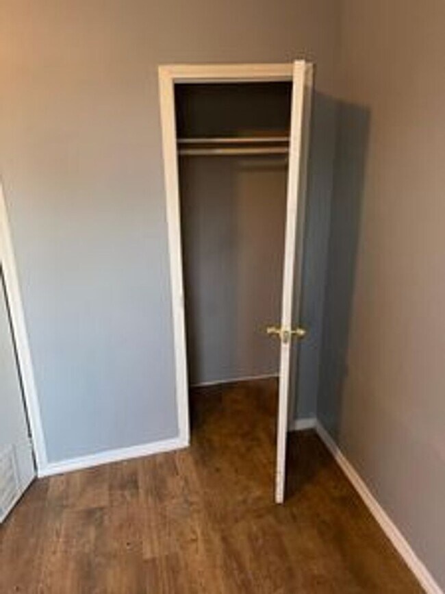 Building Photo - 3 bed 1 bath house in Richmond