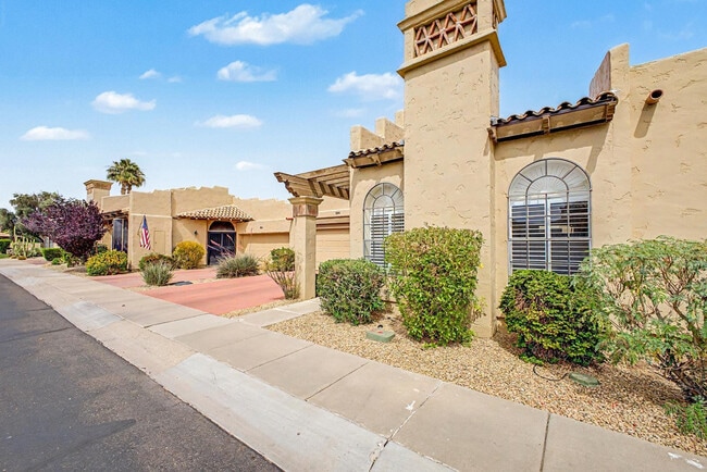 Building Photo - 7955 E Chaparral Rd