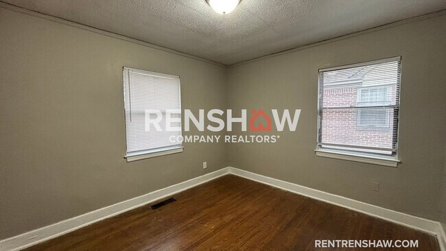 Building Photo - 3428 Vanuys Rd