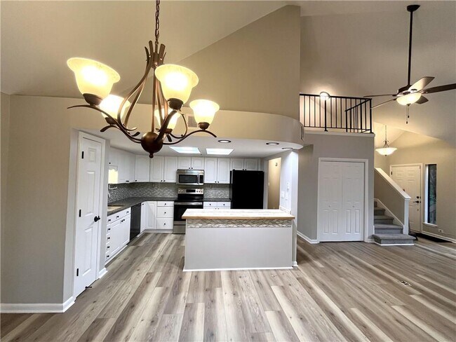 Building Photo - 3030 Steeplechase Dr