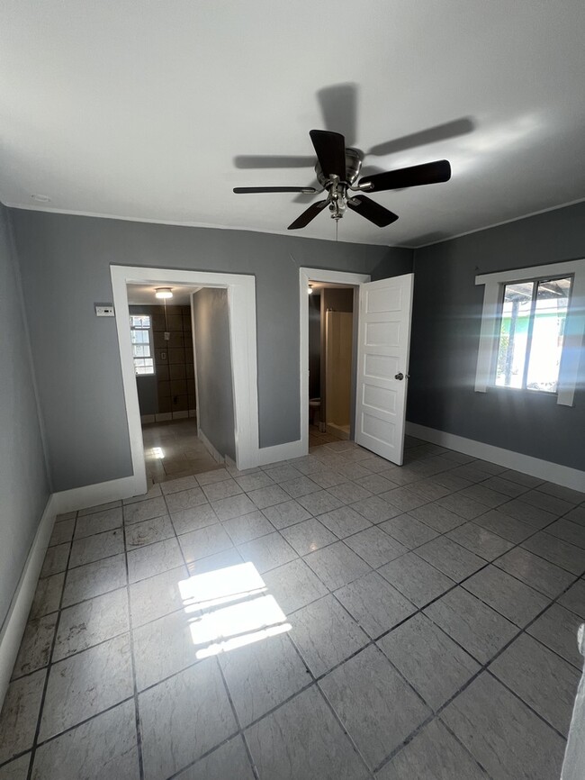 Primary Photo - Cozy 2 Bedroom 1 Bathroom