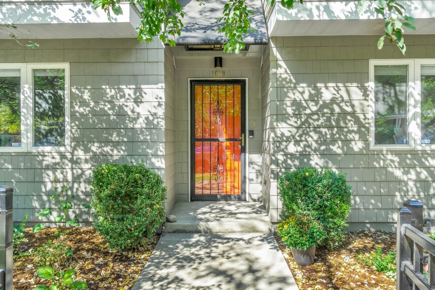 Front door - 1619 N Franklin St