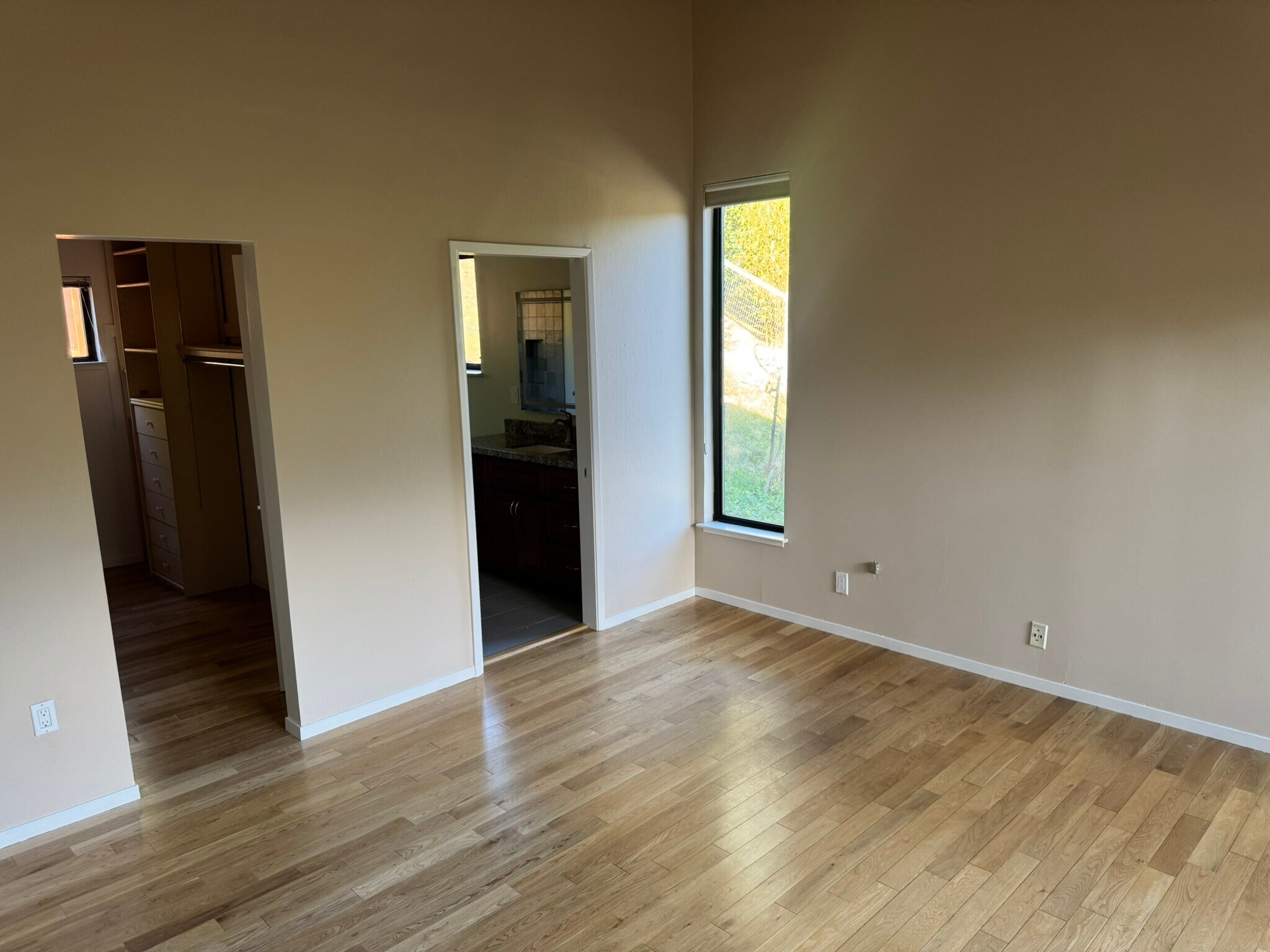 Master bedroom - 371 Carrera Dr