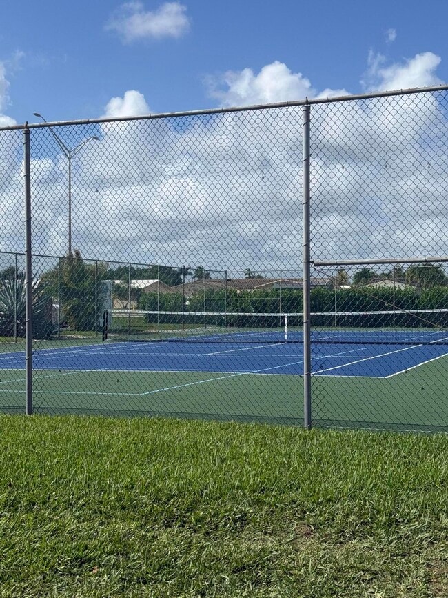 Building Photo - 6670 Royal Palm Blvd