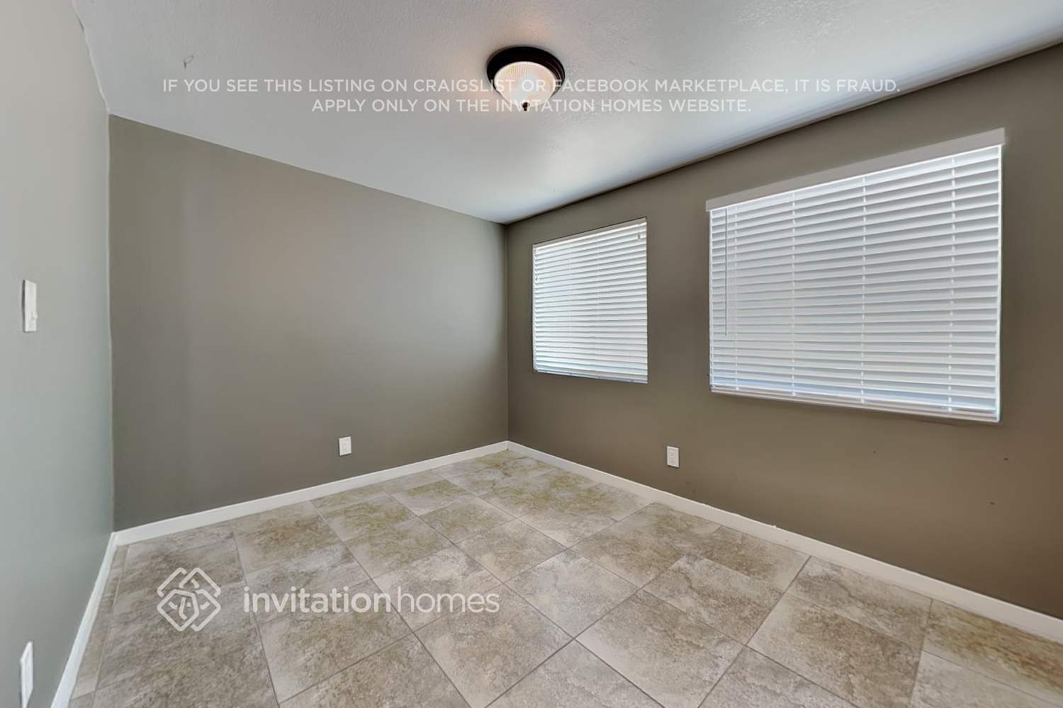 Building Photo - 3502 E Blanche Dr