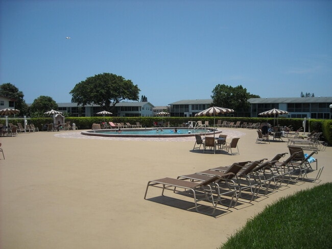 Building Photo - 60 Kent E