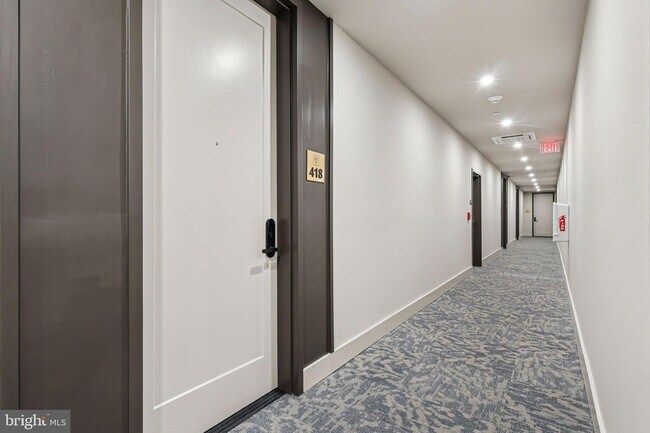 Building Photo - 30 W Allens Ln