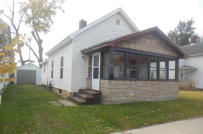 Building Photo - 737 E 4th St