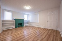 Building Photo - 3 Bedroom Duplex near downtown Omaha