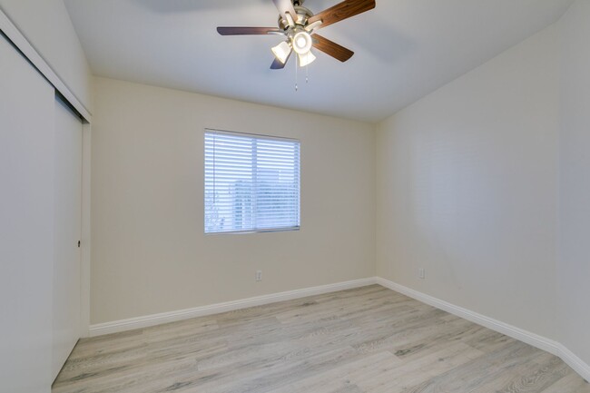 Building Photo - 3 bedrooms, 2 bathrooms remodeled One stor...