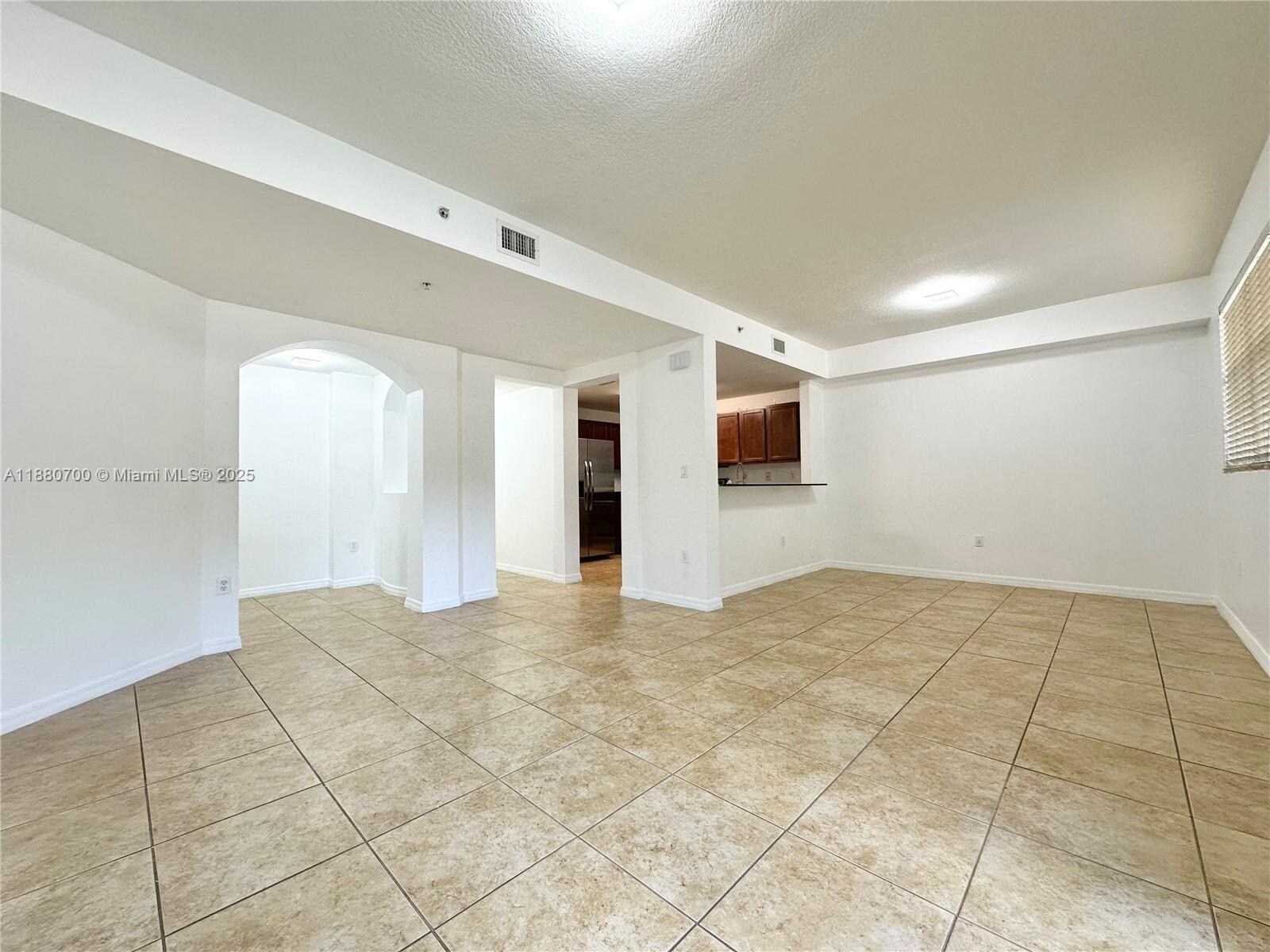 Building Photo - 10870 NW 88th Ter