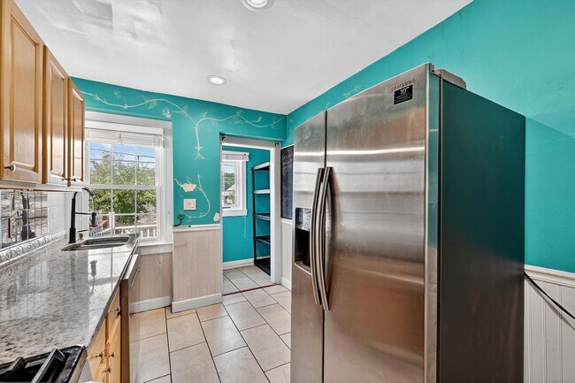 Building Photo - OPEN HOUSE on Sunday Feb 15th from 12 - 2 PM  Turn-key Ready 3 BR 1 BA in Newburgh, NY -$2700