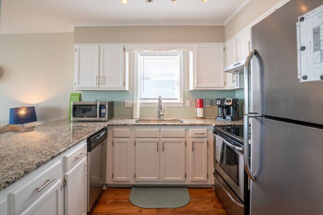 Building Photo - Seaview D @ 714 Carolina Beach Ave. N
