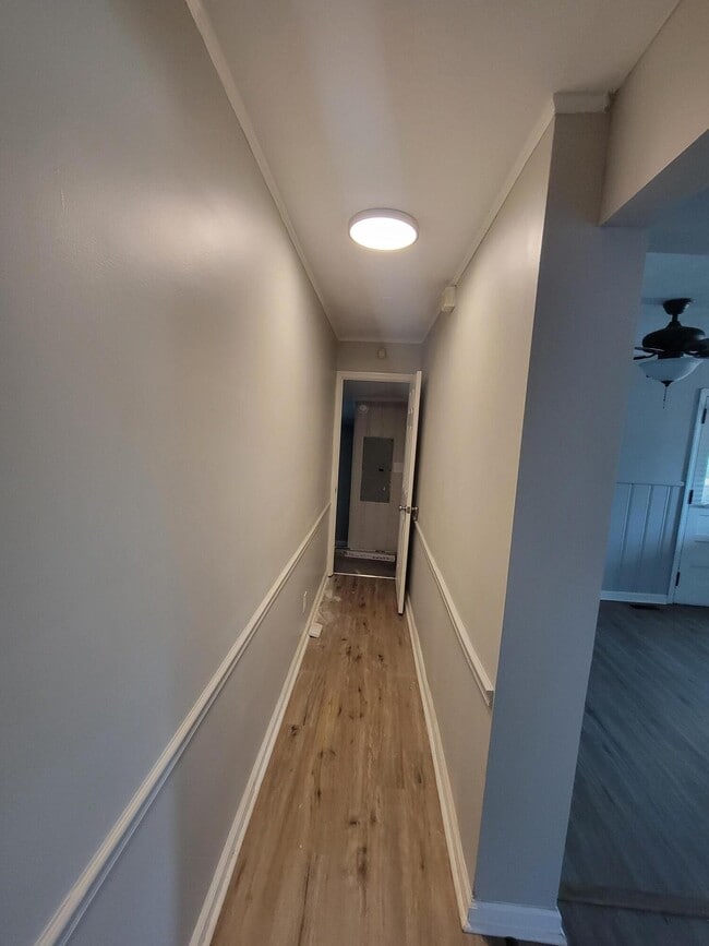 Building Photo - 2034 Trout Dr