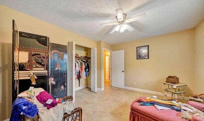 Building Photo - 809 Clifford Dr