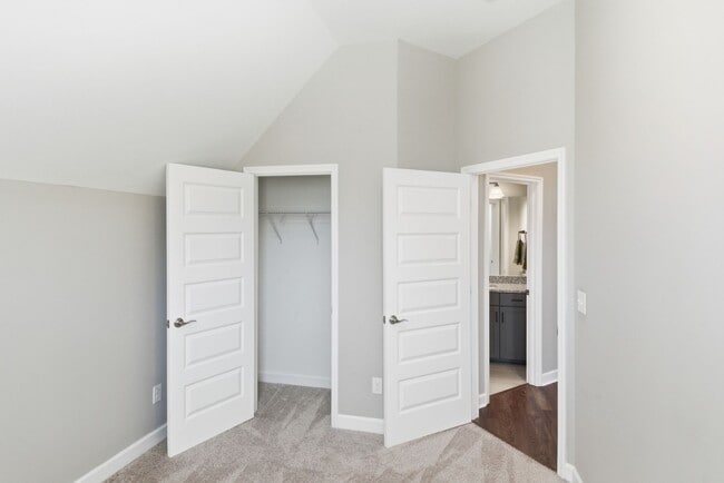 Building Photo - 632 Parkvue Pl Dr