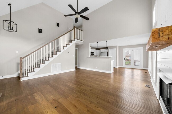 Building Photo - 4 Bedroom 2 1/2 Bath Home For Rent in Gate...