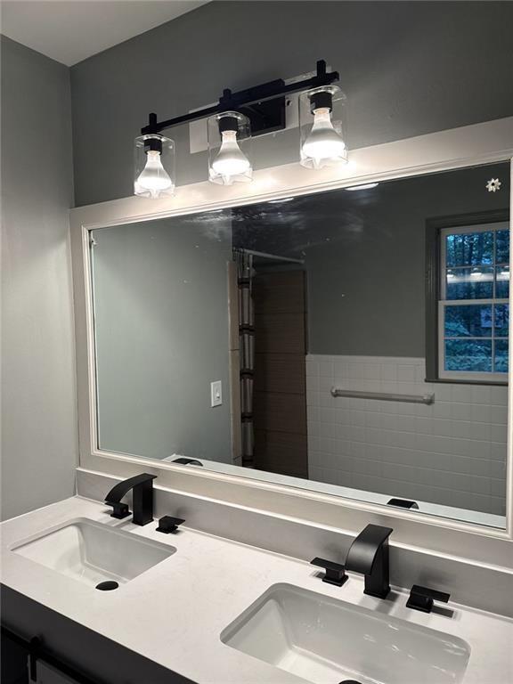 Building Photo - 525 Abernathy Rd NE