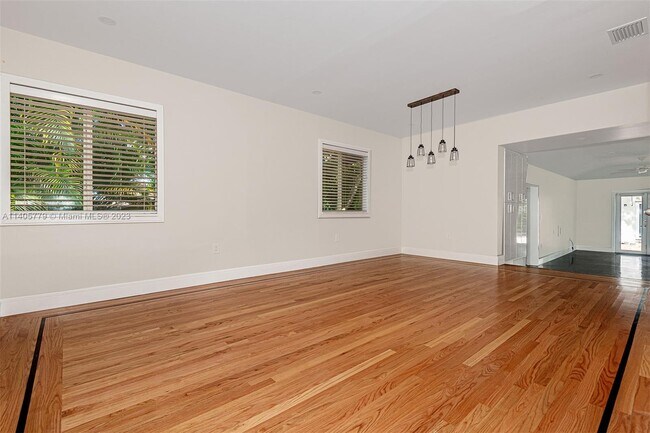 Building Photo - 500 Palmetto Dr