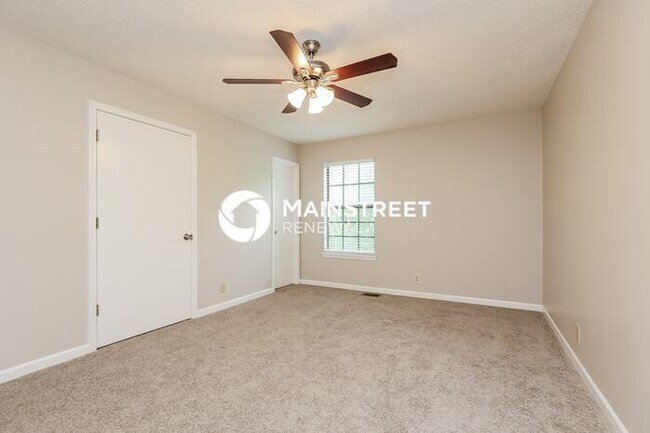 Building Photo - 4 Bedroom Pet-Friendly Home in GOODLETTSVILLE, TN with Main Street Renewal