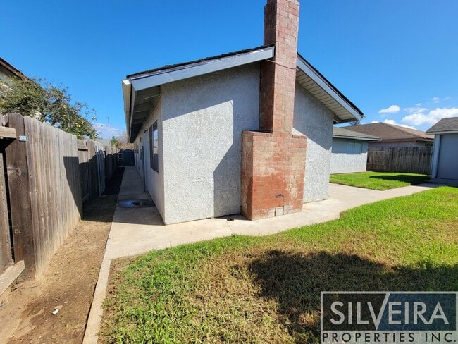 Building Photo - Charming 3 bed 2 bath home in Santa Maria