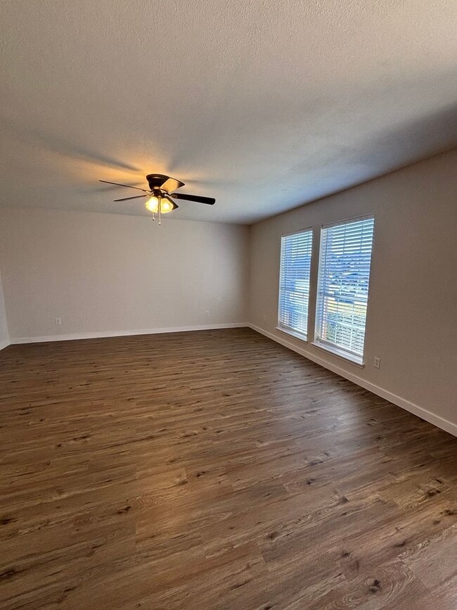 Building Photo - 532 Jeffdale Dr