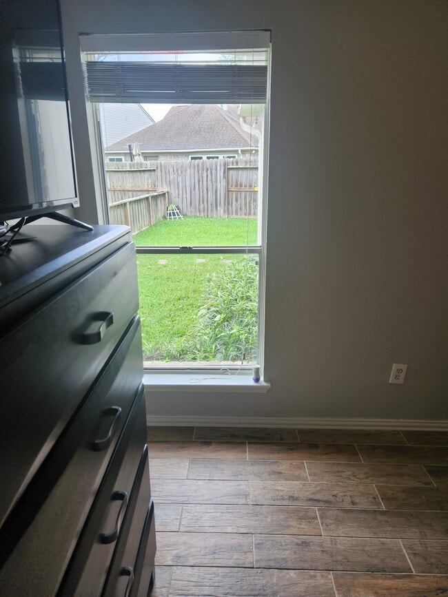 Building Photo - 3061 Walnut Springs Dr