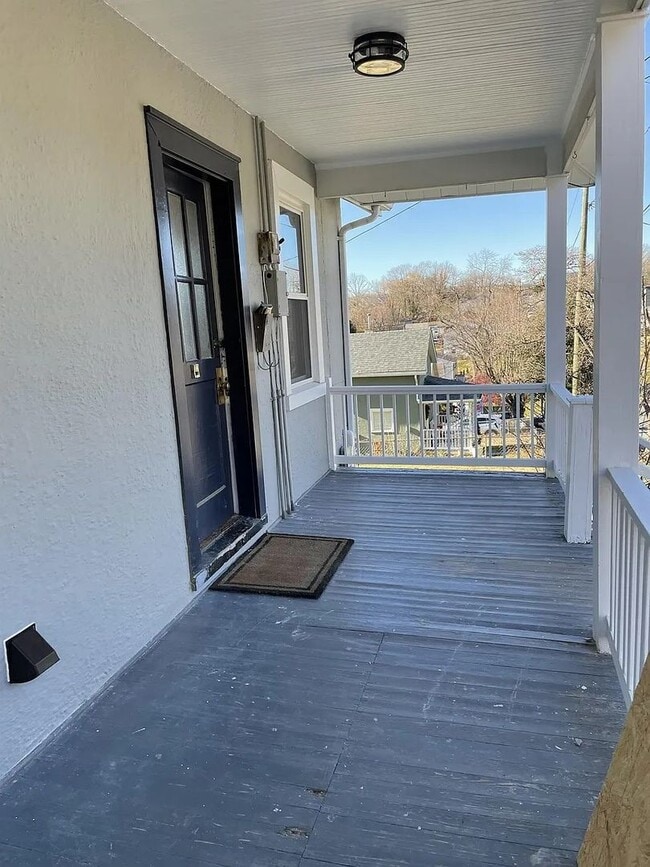 Building Photo - Charming Pet-Friendly Belmont Rental Near Downtown