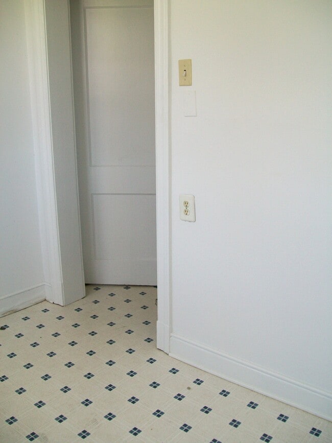 Building Photo - 2807 Edgewood Ave