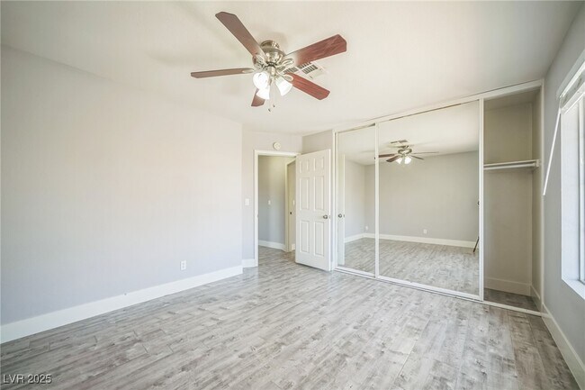 Building Photo - 2507 El Paso Grande Ave