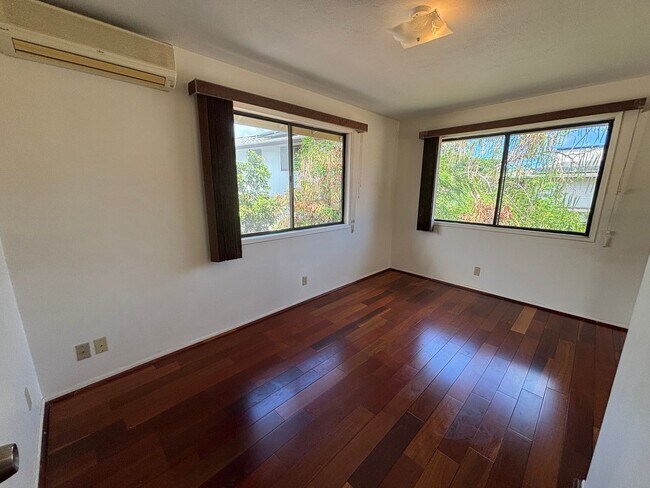 Building Photo - 2820 Kaimuki Ave