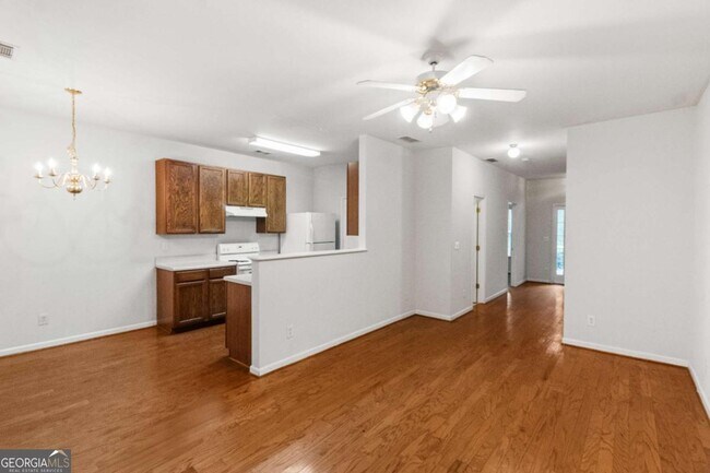 Building Photo - 239 Brookview Dr