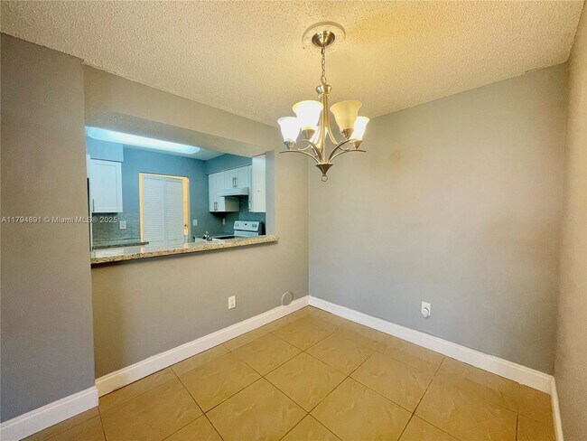 Building Photo - 1231 SW 46th Ave