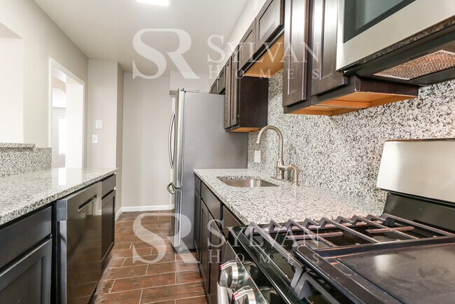 Building Photo - Remarkable Value. Unbeatable Location!
