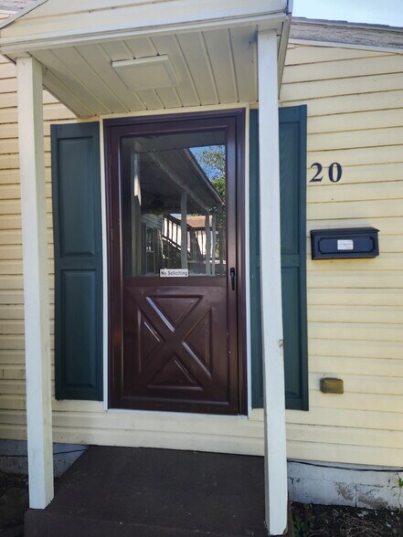 Primary Photo - 20 Wing St