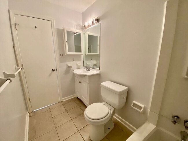 Building Photo - Spacious Condo One Mile to the Beach! One Living Level - Pet Friendly - Private Patio - Ready 05-...